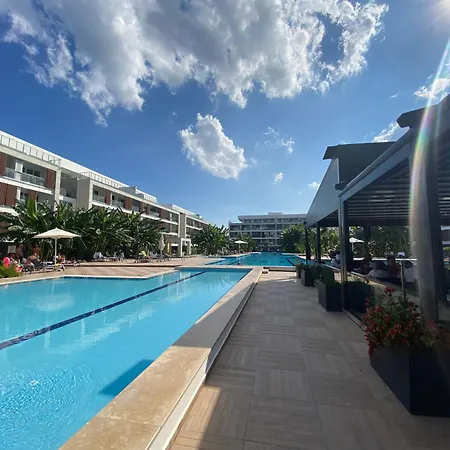 Courtyard Long Iskele