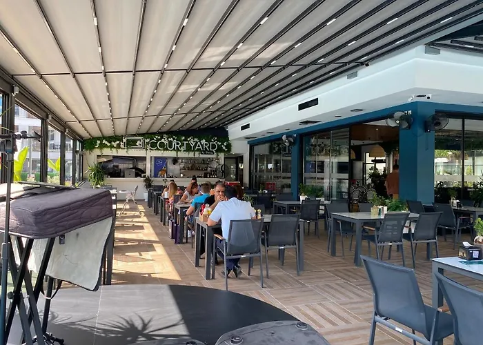 アパート Courtyard Long Iskele *